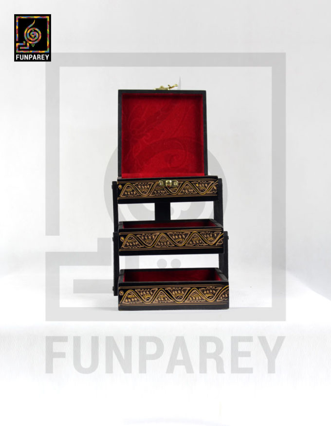 Wooden Cantilever Jewelry Box 6/6 with Lacquer Art