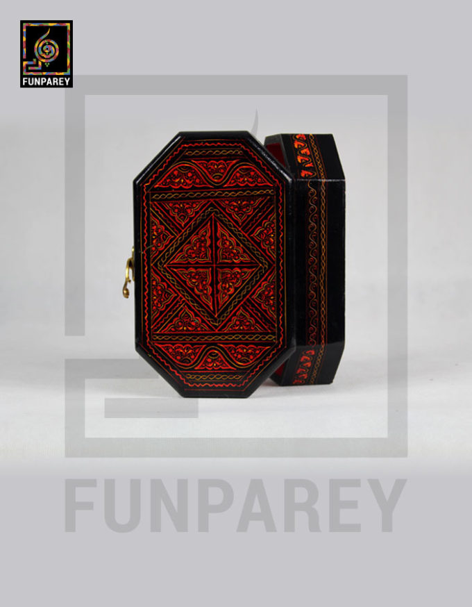 8 Sided Wooden Jewelry Box 8/5 with Lacquer Art