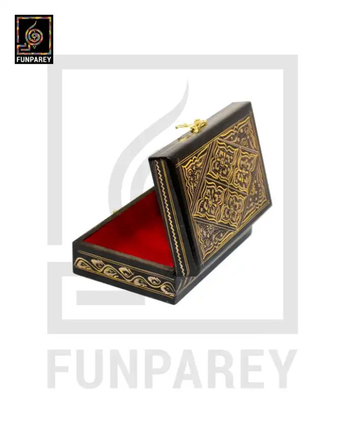 Jewelry Box With Nakshi Art - Golden 4/6