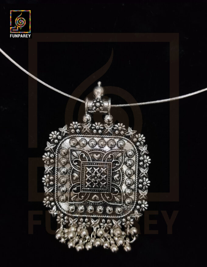 Oxidized Metal Jewelry Pendant "Cupid" - Image 7