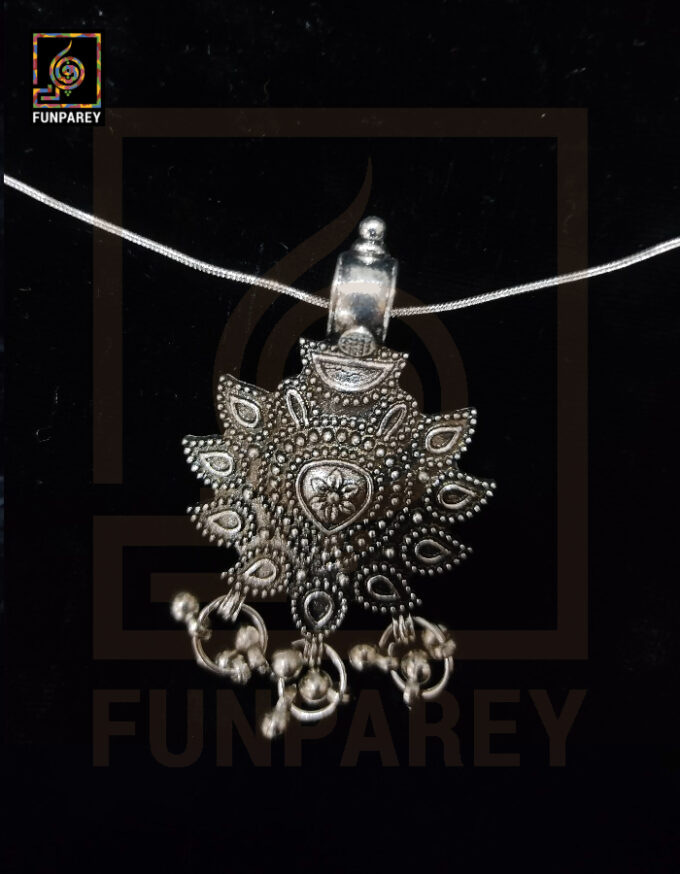 Oxidized Metal Jewelry Pendant "Carmen"