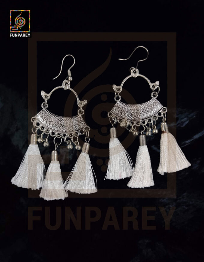 Ethnic Oxidized Metal Arch Earrings "White Tussle"