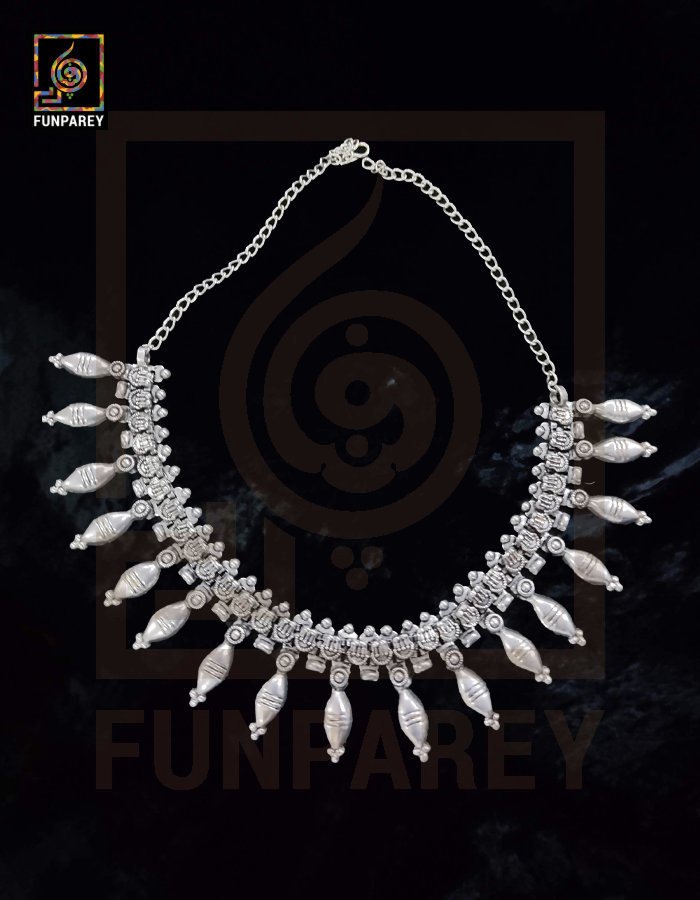 Oxidized Metal Tribal Necklace "Felicity"
